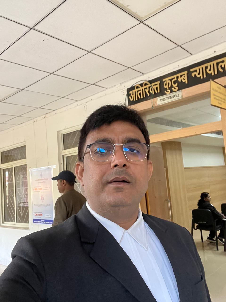 ADVOCATE CHANDAN KUMAR